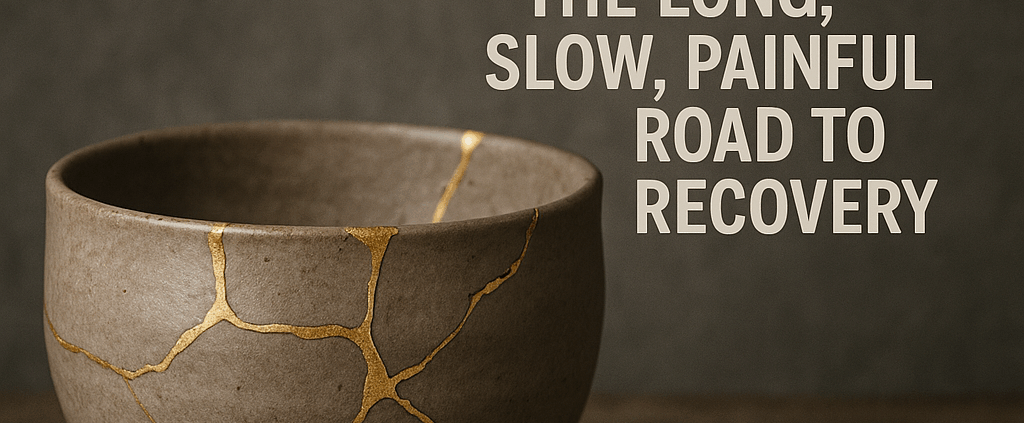 Bowl with cracks filled with gold